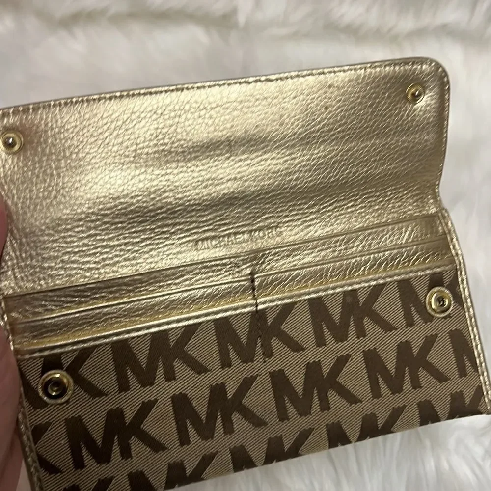 Michael Kors this wallet
